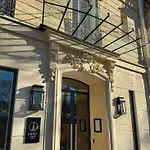 Eiffel Yard Hotel