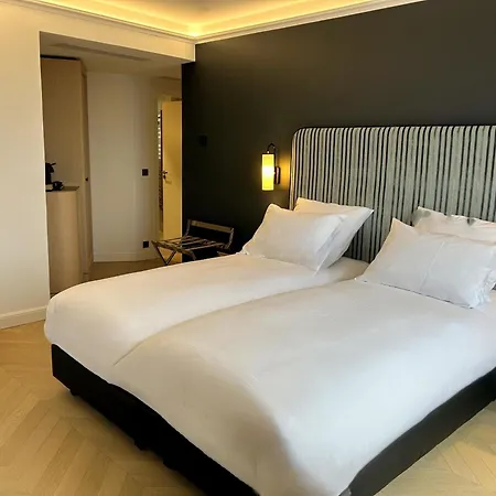 Hotel Eiffel Yard