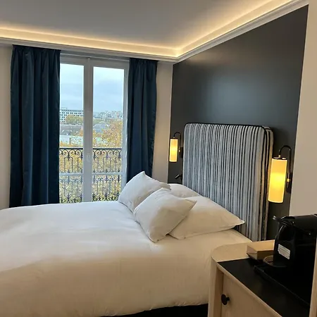 Eiffel Yard