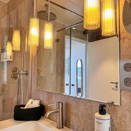 Eiffel Yard Hotel *