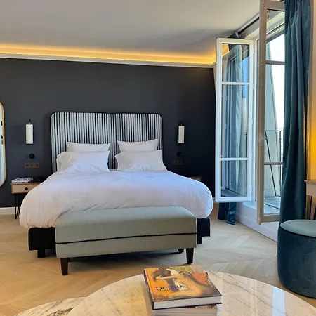 Hotel Eiffel Yard *