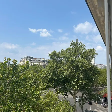 Eiffel Yard