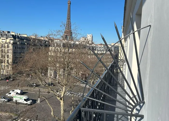 Eiffel Yard