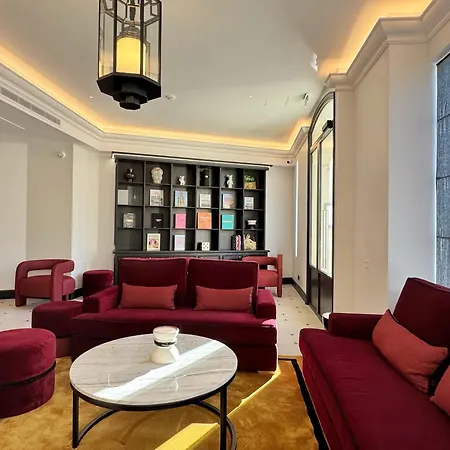 Hotel Eiffel Yard Paris