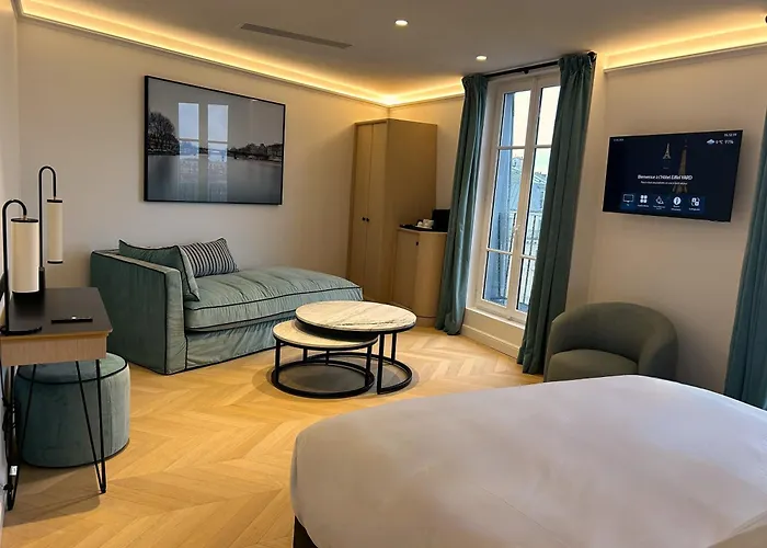 Hotel Eiffel Yard *