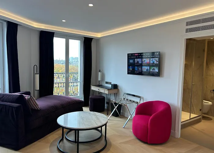 Hotel Eiffel Yard *