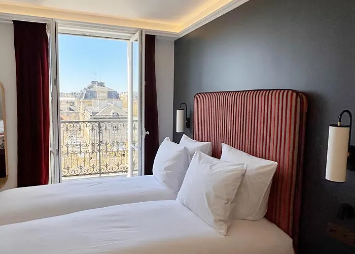 Hotel Eiffel Yard *