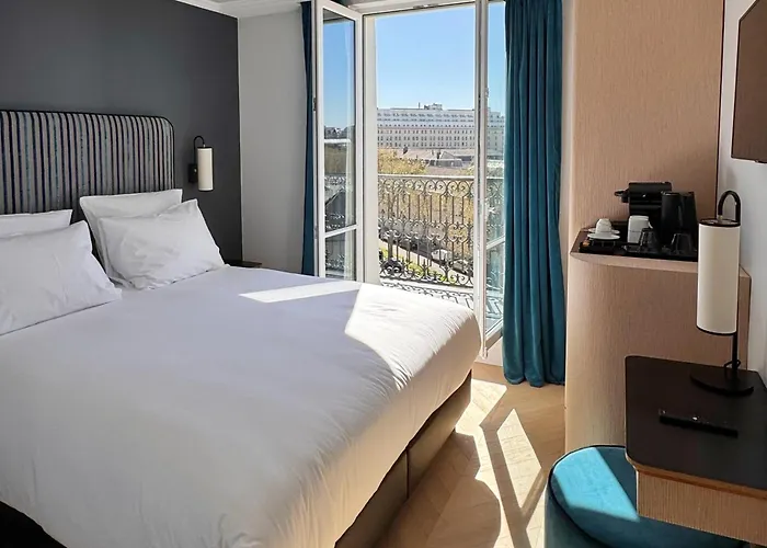 Hotel Eiffel Yard *